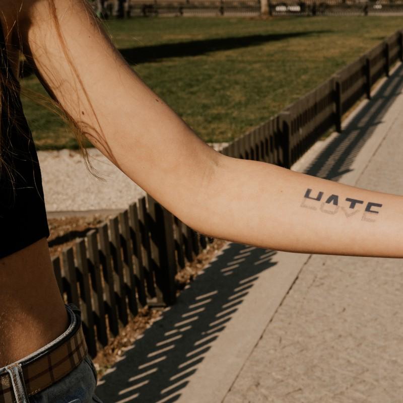 Letis Tattoo: Letis Tattoo : AESTHETIC : Love & Hate : Hands Tattoo