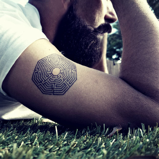 Geometric Tattoo Prompt - Midjourney Image Generator – Socialdraft
